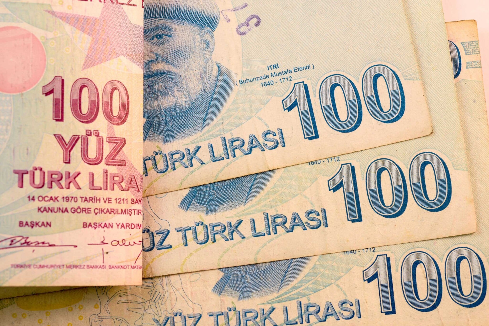 300 турецких в рублях. Сколько стоит 1000000 Turk Lirasi фото 2023. 30 Лир в рублях. 300 Лир в манатах. 5000000 Турк лираси.
