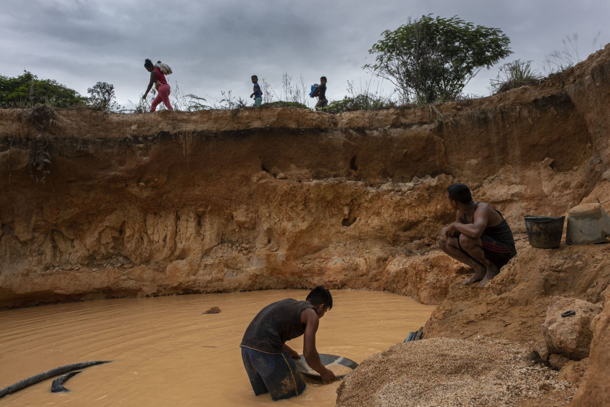 Heeney Capital Secures Major Gold Mining Concession in Venezuela