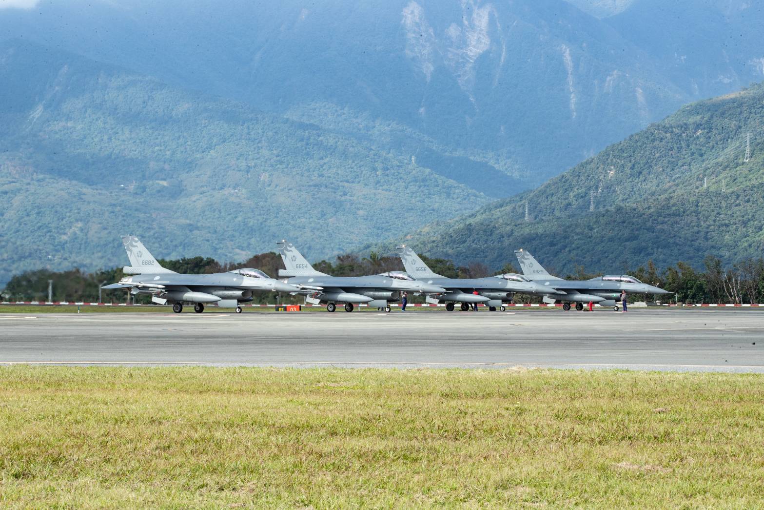 Taiwan Looks To Lock In New Arms Deal With America Amid Defense Spending Debate