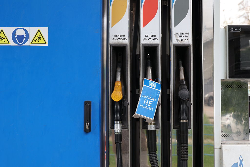 Russian Gasoline Shortages Compound Economic Struggles